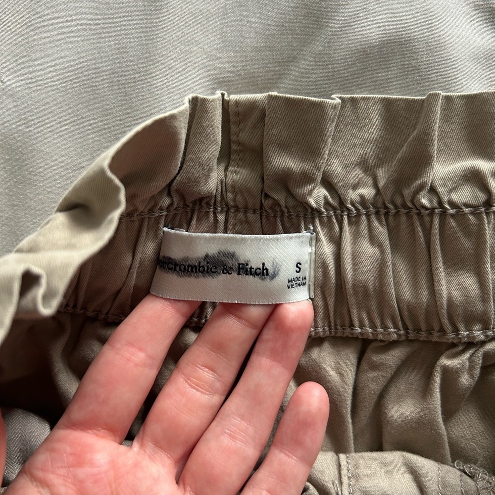 Abercrombie Paper Bag Shorts - Picture 6 of 10